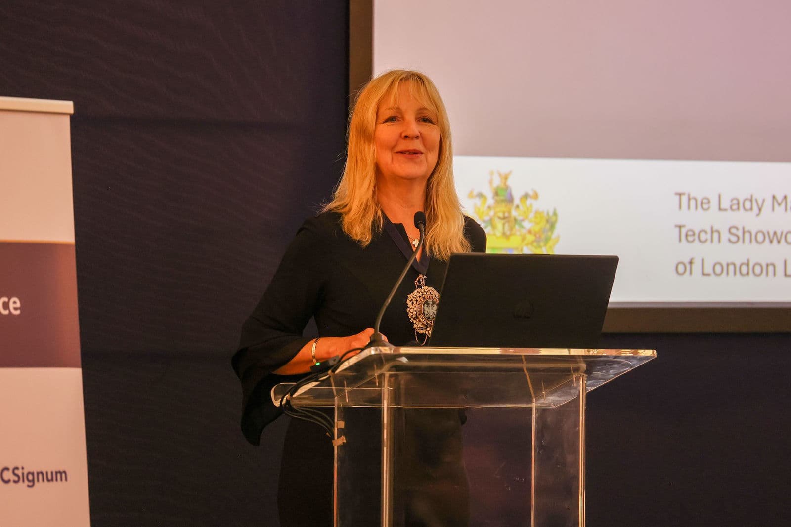 The Lady Mayor welcomes guests